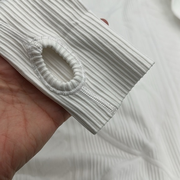 Lululemon Compression Long Sleeve White - Picture 4 of 6